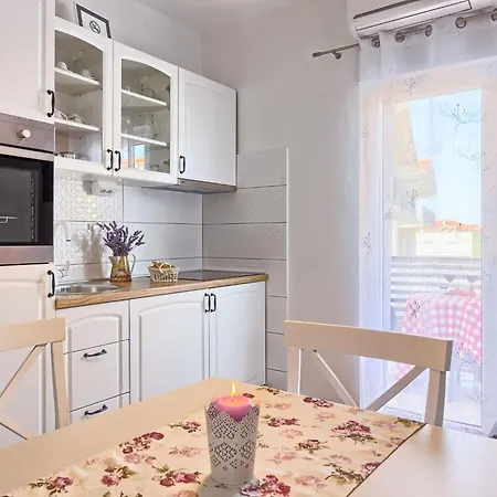 Gemuetliches Mit Balkon By Interhome Podstrana