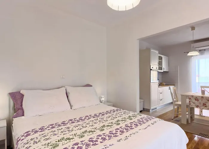 Gemuetliches Mit Balkon By Interhome Apartamento Podstrana